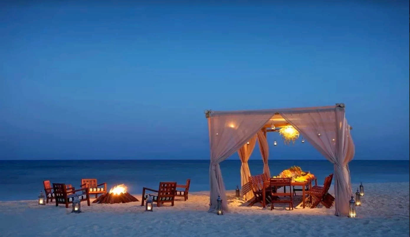 Romantic Beach Picnic in Dubai