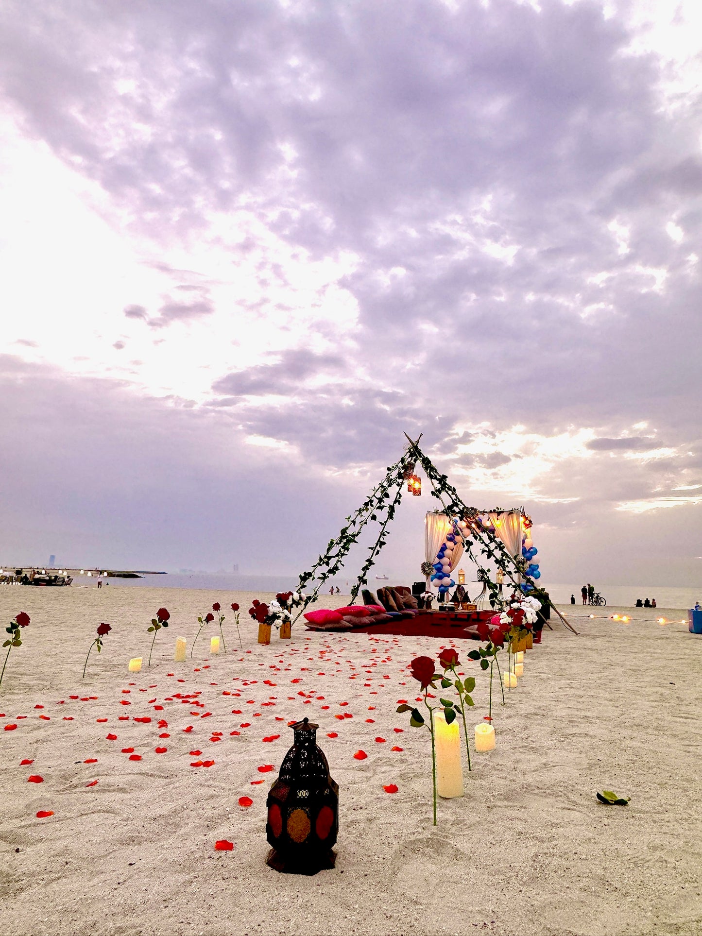 Romantic Beach Picnic in Dubai